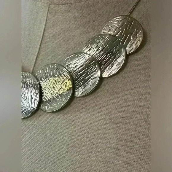 Erica Lyons Disc Medallion Textured Necklace on Slinky Chain Sliding  Adjustable - Picture 2 of 5